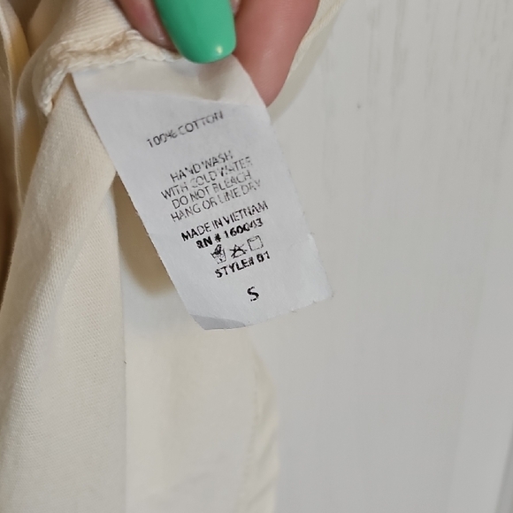 Mine Cream Tee with Black and Pink Label - Picture 4 of 4